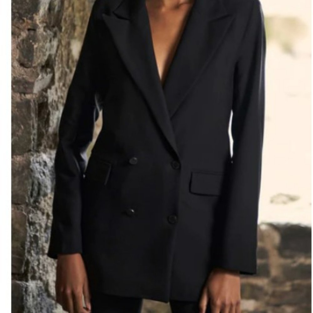 Classic Blazer in Black